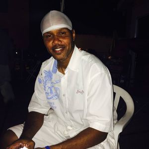 Meet your Posher, Carlos